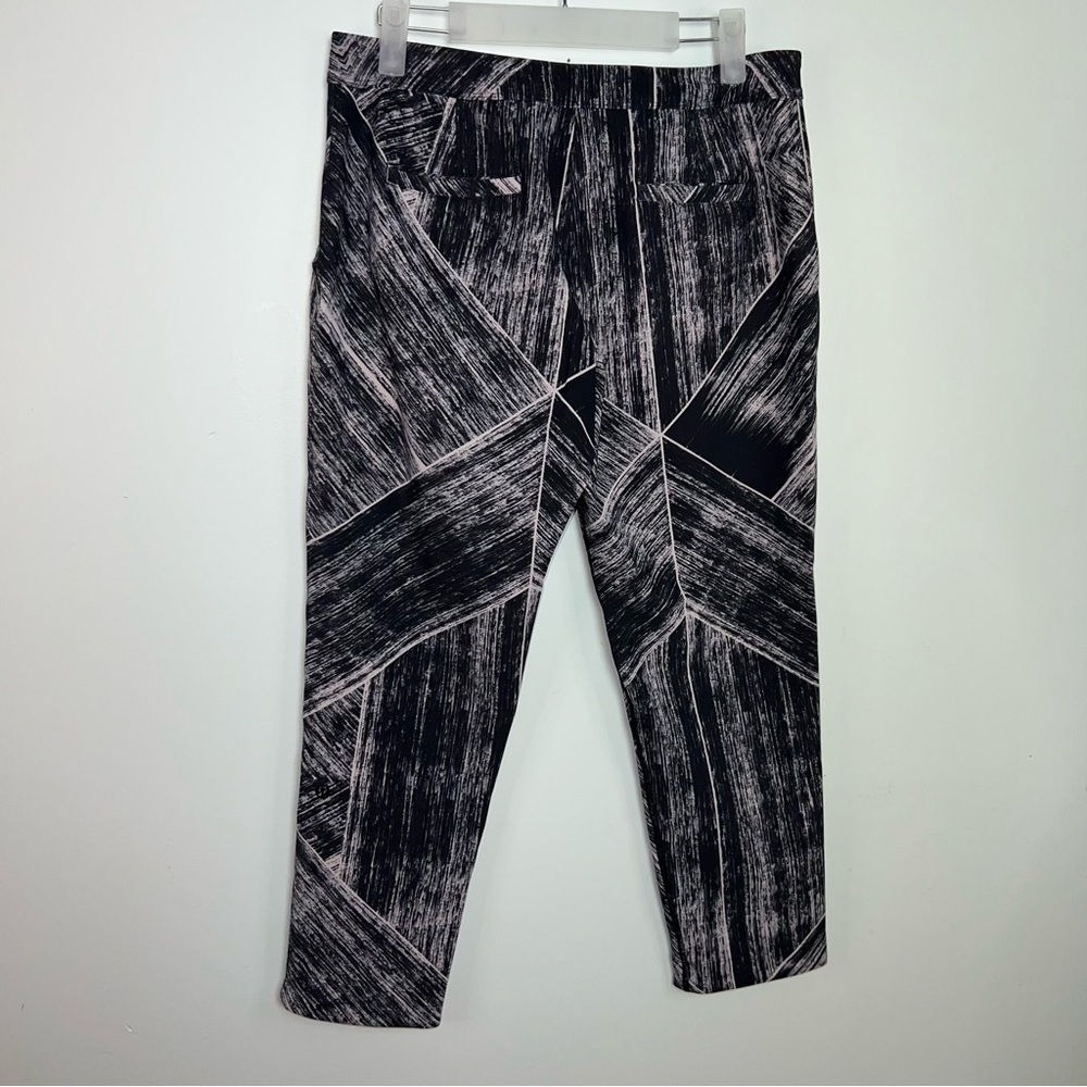 Lululemon Black & White Geometric Print Straight Leg Leggings Size 6 - Picture 8 of 11